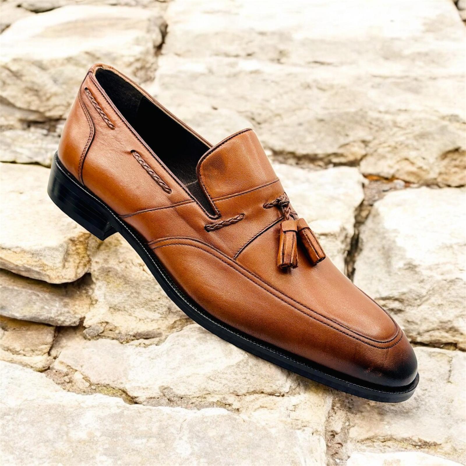 حذاء كلاسيكي